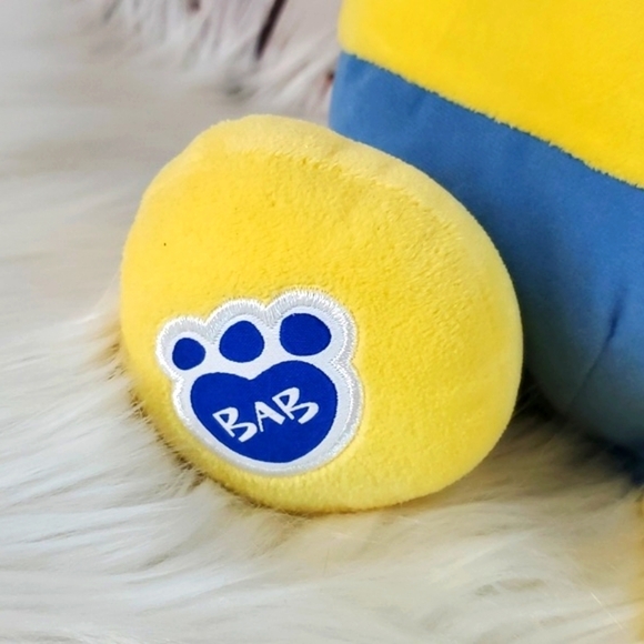 Build-a-Bear Princess Minion Illumination Entertainment Stuffed Plush Animal Toy - Picture 5 of 17